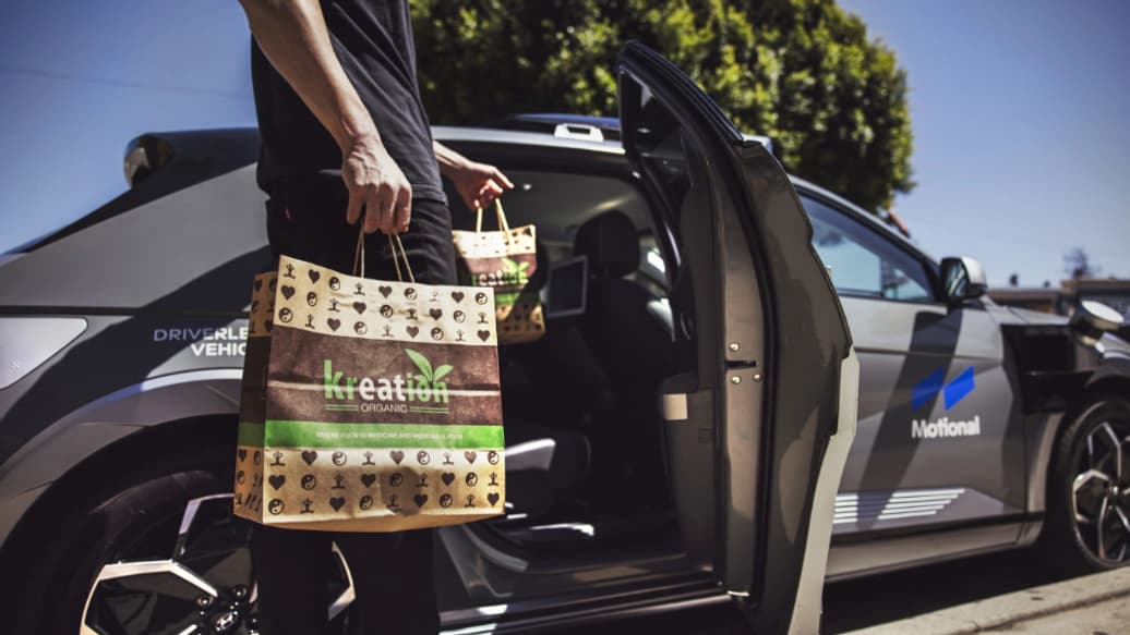 Un véhicule autonome utilisé par Uber Eats lors de l'expérimentation de Los Angeles