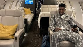 André Onana dans l'avion pour la Côte d'Ivoire après Manchester United-Tottenham (2-2), le 14 janvier 2024