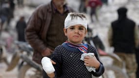 Moussa Hmeidi, un jeun syrien de 6 ans, après son sauvetage sous des décombres le 10 février 2023.