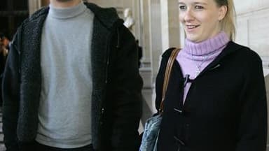Franck et Sandrine Lavier, deux des acquittés de l'affaire d'Outreau ont été placés en garde à vue mardi à Boulogne-sur-Mer. Selon une source policière, une enquête est en cours pour maltraitance présumée sur certains de leurs enfants sans caractère sexue