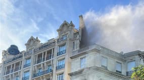 Un incendie s'est déclaré près de la Tour Eiffel. 