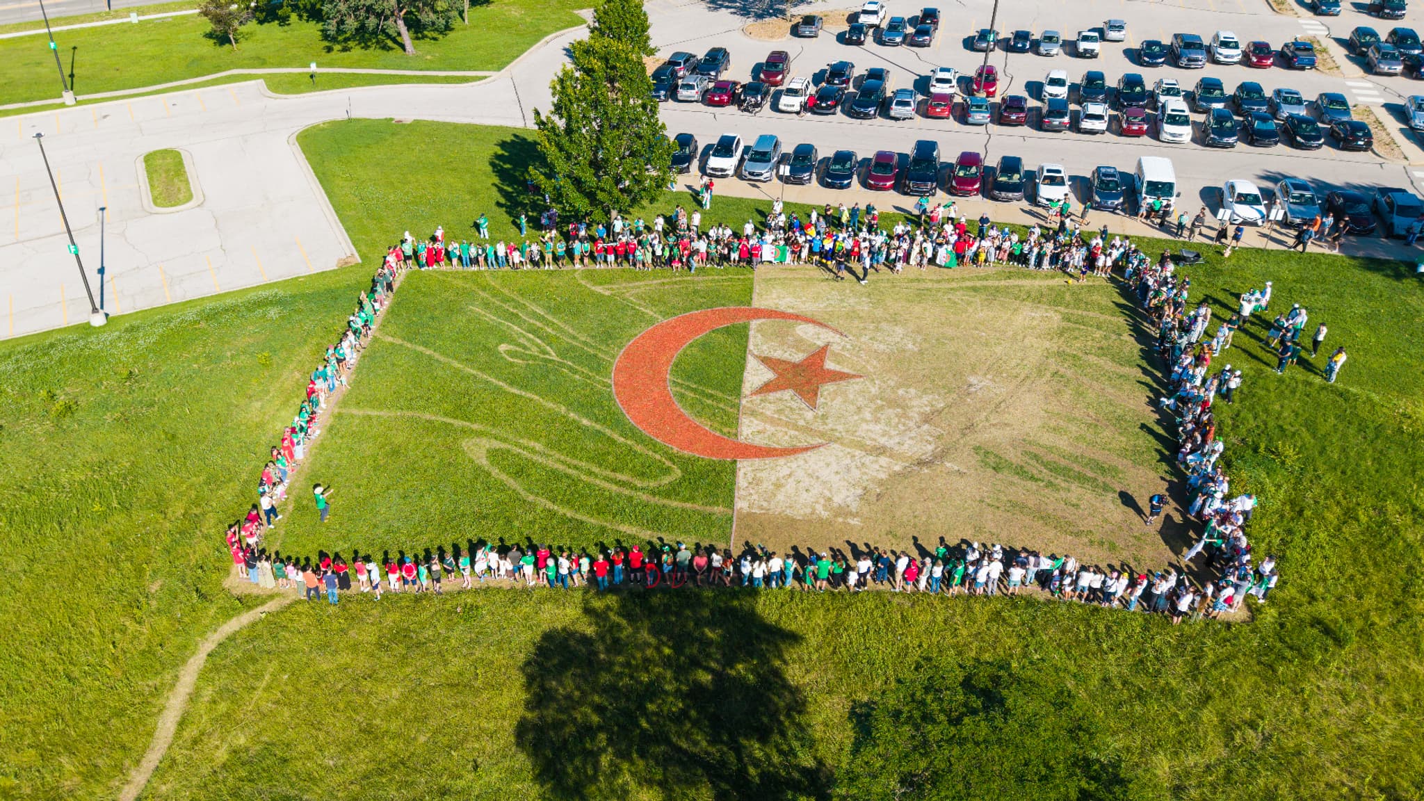 Un drapeau géant de l'Algérie à Kansas City pendant la Coupe du monde 2026