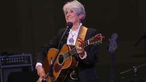 Joan Baez est à Paris pour sa tournée d'adieux à la scène.