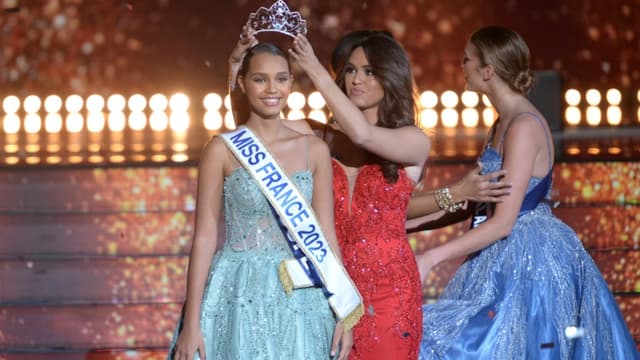 Indira Ampiot, Miss France 2023 à Déols le 17 décembre 2022