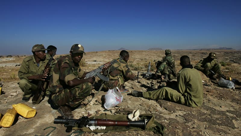 Des soldats éthiopiens en service à la frontière érythréenne dans la ville septentrionale de Zala Anbessa, dans la région du Tigré en Éthiopie, le 19 novembre 2005. (Photo d'illustration)