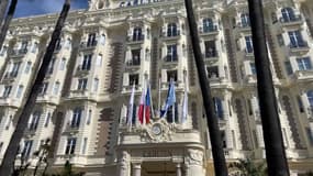 En 2013, un arme armé s'était introduit dans l'hôtel et avait dérobé des bijoux pour un montant estimé à 103 millions d'euros.