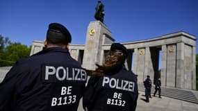 Deux policiers allemands à Berlin (photo d'illustration)