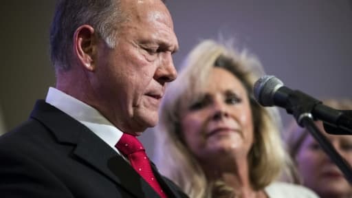 Roy Moore et son épouse Kayla le 15 novembre Roy Moore et son épouse Kayla le 15 novembre