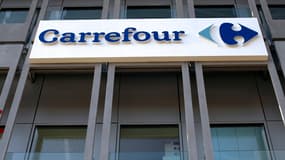 Carrefour va supprimer 2.400 postes.