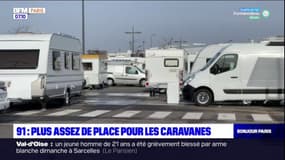 Essonne: des gens du voyage installés sur un parking en raison du manque d'emplacements pour caravanes