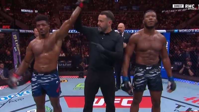 https://images.bfmtv.com/glCeQzTLRRlVX3PcTsDCr-BPXfo=/3x0:1731x972/800x0/images/Oumar-Sy-battu-par-Alonzo-Menifield-a-l-UFC-le-15-juin-2025-2097309.jpg