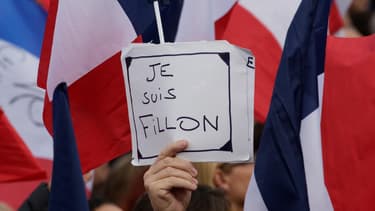 François Fillon et ses proches au Trocadéro.