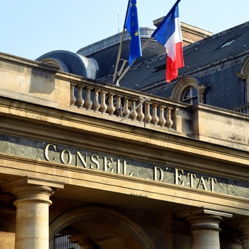 EN DIRECT - L'obligation vaccinale des soignants et l'extension du pass sanitaire devant le Conseil d'État mardi