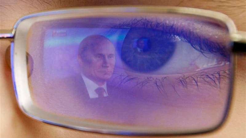 Reflet de Vladimir Poutine. Relayant la théorie qui fait consensus dans la communauté scientifique, le président russe Vladimir Poutine ne s'inquiète pas trop de la prophétie maya sur la fin du monde programmée pour le 21 décembre parce qu'il pense que l'