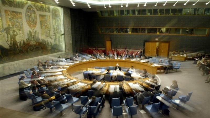 Le Conseil de sécurité des Nations unies se réunit ce vendredi à huis clos pour discuter du dossier syrien. Un projet de résolution prévoyant la mise à l'écart du président Bachar al Assad, mis au point par des pays occidentaux et arabes mais d'ores et dé