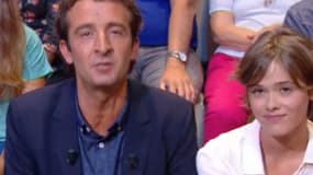 Mathilde Warnier au côté de Cyrille Eldin dans "Le petit journal"