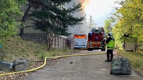 Un bus vide a pris feu ce lundi matin à Briançon.