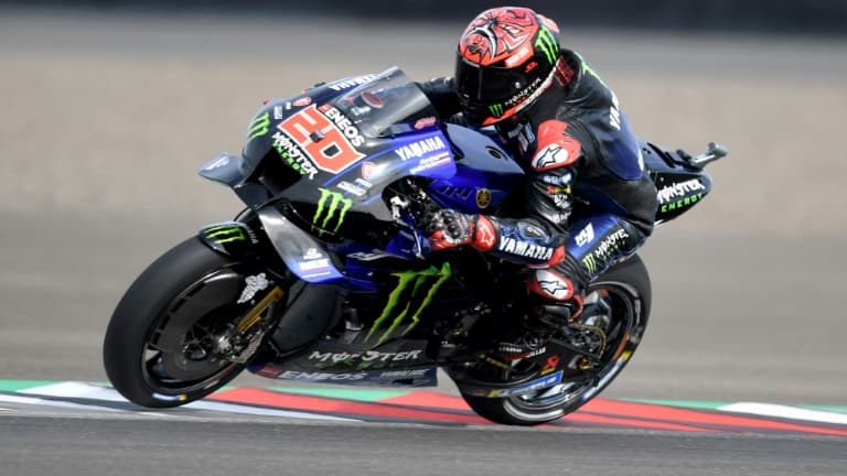 Fabio Quartararo au guidon de sa Yamaha lors des essais libres du GP MotoGP d'Indonésie le 18 mars 2022 sur le circuit de Mandalika
