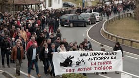 Une manifestation à Espelette contre le projet de Sudmine le 11 février 2017