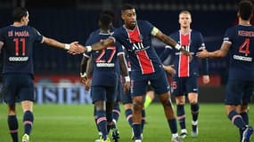Presnel Kimpembe (au centre)