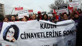 Le viol et le meurtre de Özgecan Aslan avait provoqué une vague de manifestations contre les violences faites aux femmes, dans tout le Turquie. 