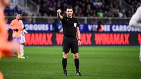 L'arbitre Jérémy Stinat lors du match Auxerre-OM (3-0, L1), le 22 février 2025