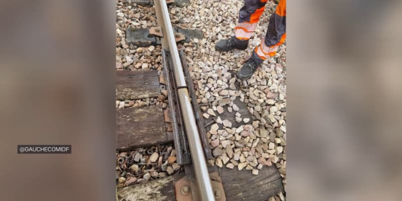 Une éclisse manquante sur le tramway T13 en Ile-de-France. 