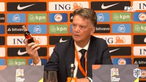 Les mésaventures de Louis Van Gaal avec une bouteille de soda