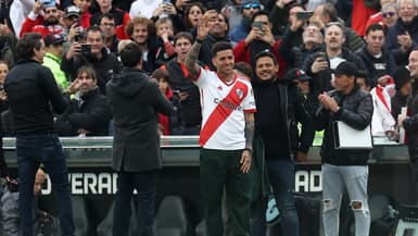 Le stade Monumental a repris en choeur le chant raciste contre les joueurs français lors du passage d'Enzo Fernandez, le 21 juillet 2024