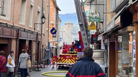 Le feu s'est déclenché dans le vieux Embrun.