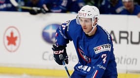 Olivier Dame-Malka en 2017, portant le maillot de l'équipe de France de hockey sur glace