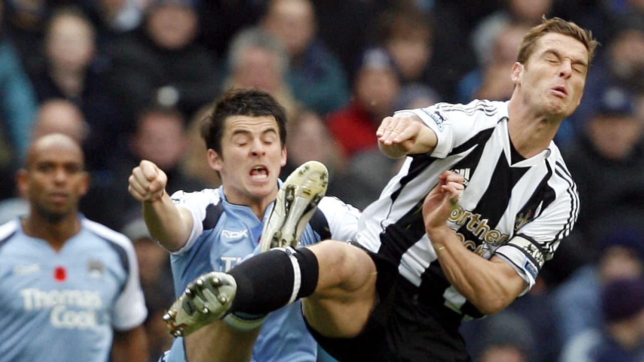 Joey Barton dans ses oeuvres sur les pelouses anglaises. Joey Barton dans ses oeuvres sur les pelouses anglaises.