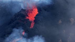 Le Piton de la Fournaise, lors d'une éruption en février.