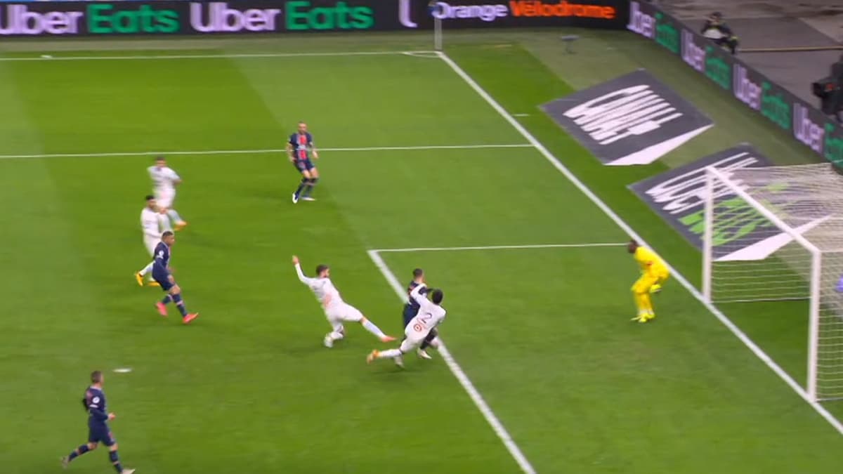 Icardi accroché par Sakai à la 59e Icardi accroché par Sakai à la 59e