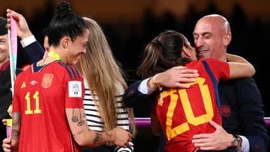 Jennifer Hermoso (11), Rocio Galvez (20) et Luis Rubiales, à Syndey le 20 août 2023