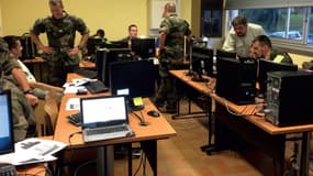 la Loi de programmation militaire (LPM) 2019-2025 prévoyait d'atteindre un effectif de 4.000 cyber-combattant d'ici à 2025. Ils seront 1000 de plus. 