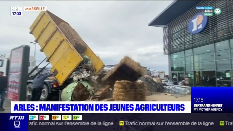 Arles : manifestation de jeunes agriculteurs