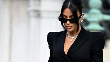 Kim Kardashian quitte le palais de justice de Paris après avoir témoigné le 13 mai 2025 au procès de son braquage