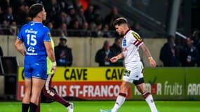 Matthieu Jalibert sort blessé lors de Vannes-UBB, le 23 novembre 2024.