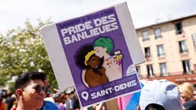 À Saint-Denis, plus d'un millier de personnes s'étaient rassemblées en 2022 pour la pride des banlieues.