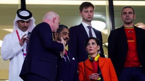 Hadja Lahbib avec Gianni Infantino lors du match Belgique-Canada le 23 novembre 2022