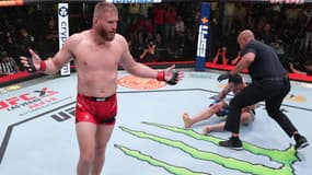Jan Blachowicz s'est imposé face à Aleksandar Rakic en UFC, le 15 mai 2022 à Las Vegas.