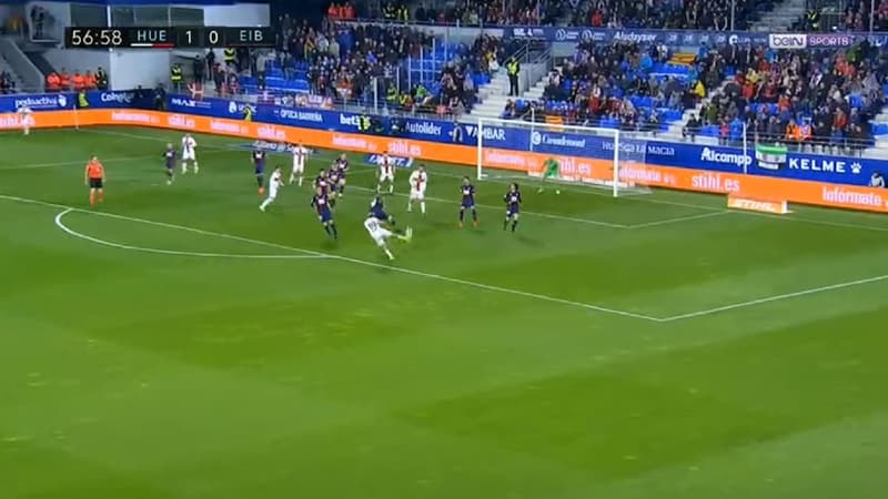 La volée d'Ezequiel "Chimy" Avila avec Huesca face à Eibar.