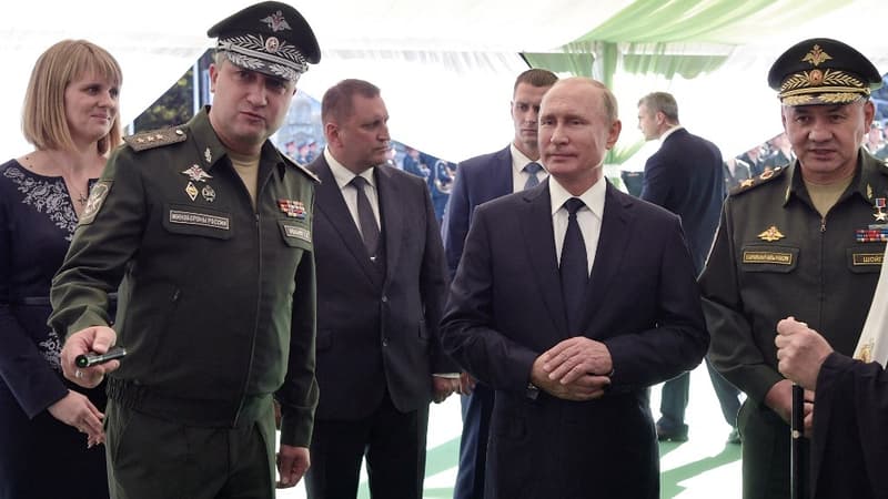 Timur Ivanov, à gauche, en compagnie de Vladimir Poutine et de Sergueï Choïgou, ministre russe de la Défense, septembre 2018
