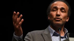 Tariq Ramadan, lors d'une conférence sur le thème "Vivre ensemble", le 26 mars 2016 à Bordeaux.
