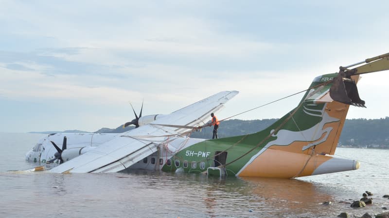 L'appareil, un ATR 42-500 de la compagnie Precision Air, s'est abîmé dans le lac Victoria, en Tanzanie. 19 passagers sont morts. 