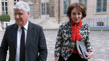 Philippe Martin et Marisol Touraine dans la cour du ministère de l'Ecologie au sortir d'une réunion sur l'alerte de pollution, le samedi 15 mars.