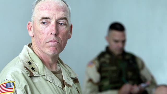 Le Général Geoffrey D. Miller, qui a dirigé la prison de Guantanamo, de novembre 2002 à octobre 2004.