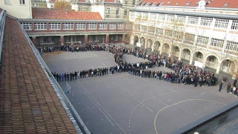 Minute de silence au lycée Montaigne de Paris - Témoins BFMTV
