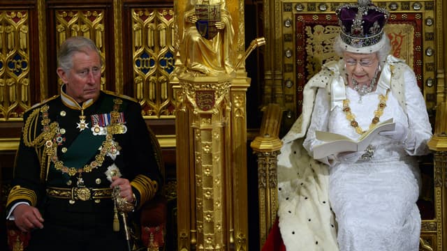 La reine Elizabeth II prononce son traditionnel discours, en juin 2014.
.